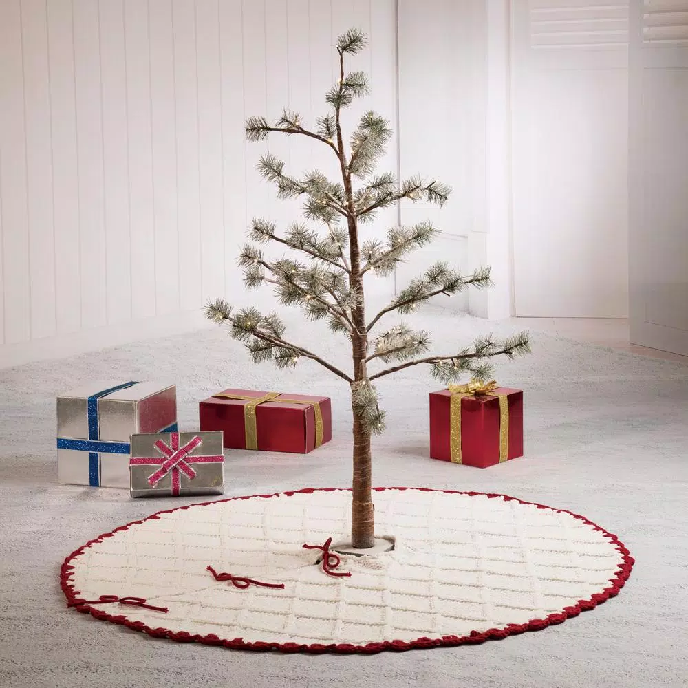 Glitzhome 52 In. D Knitted Polyester White Christmas Tree Skirt With Red Trim And Pompom 6 Glitzhome 52 In. D Knitted Polyester White Christmas Tree Skirt With Red Trim And Pompom - Image 6