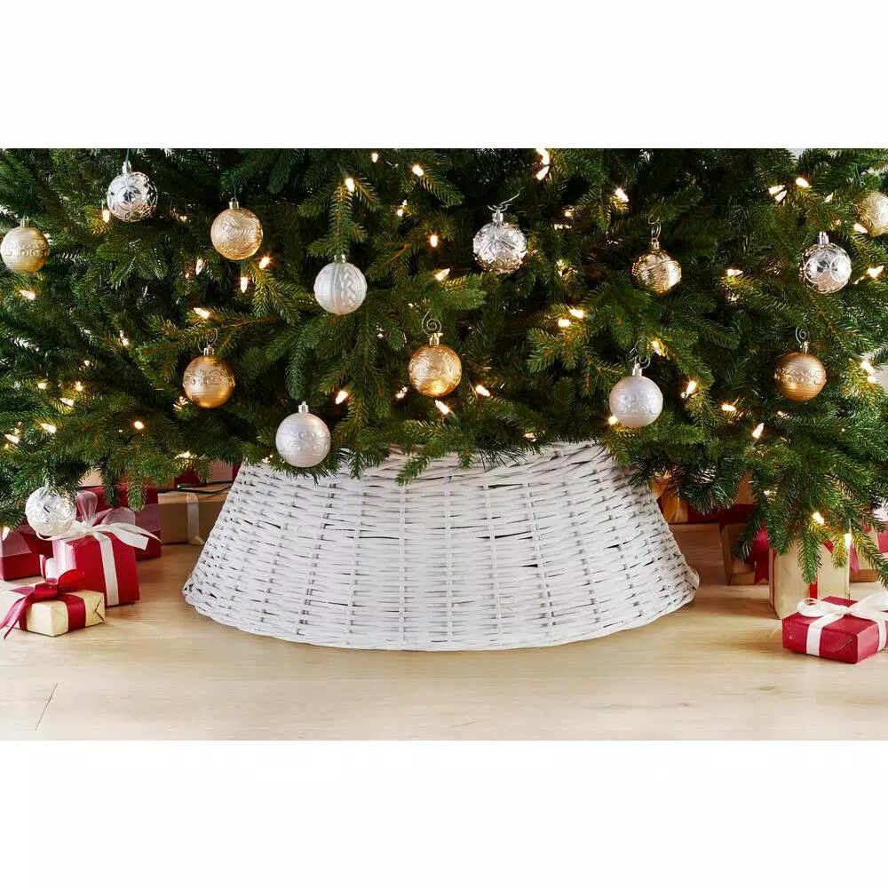 Home Accents Holiday 27 In. D White Wicker Christmas Tree Collar 3 Home Accents Holiday 27 In. D White Wicker Christmas Tree Collar - Image 3