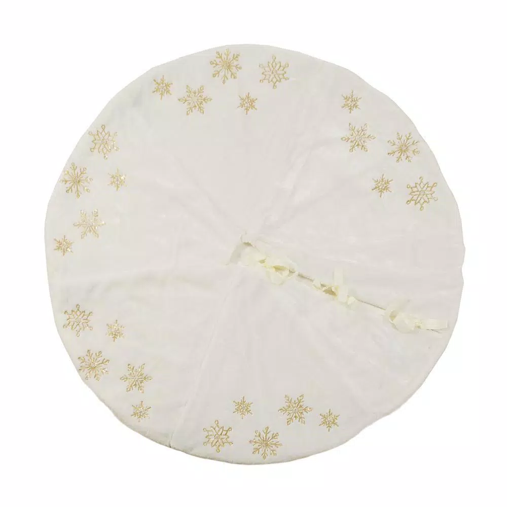 Manor Luxe 56 In. Snowflake Sequin Soft Plush Furry Round Christmas Tree Skirt In White 1 Manor Luxe 56 In. Snowflake Sequin Soft Plush Furry Round Christmas Tree Skirt In White